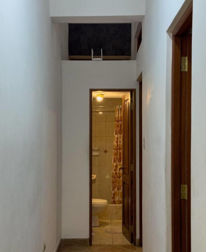 Huaca Host House * Lima