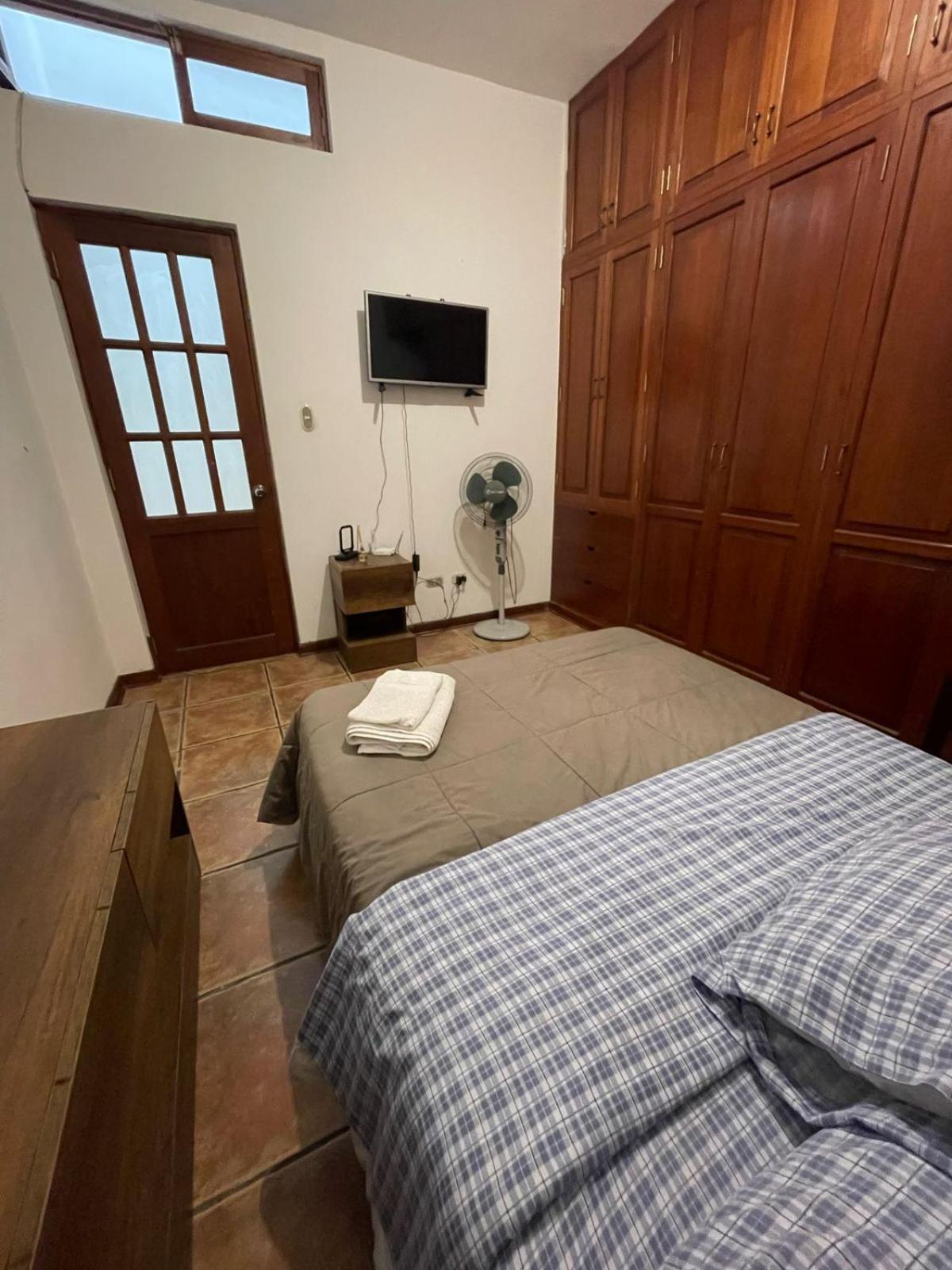 Huaca Host House * Lima